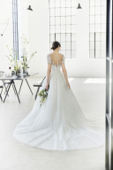 ウエディングドレス　イメージ