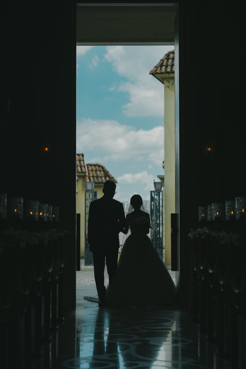 夕暮の幻想的な後姿