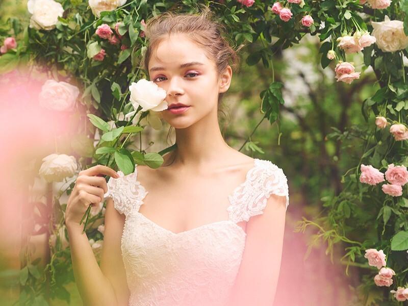 覚王山ル・アンジェ教会_ウエディングドレスが豊富