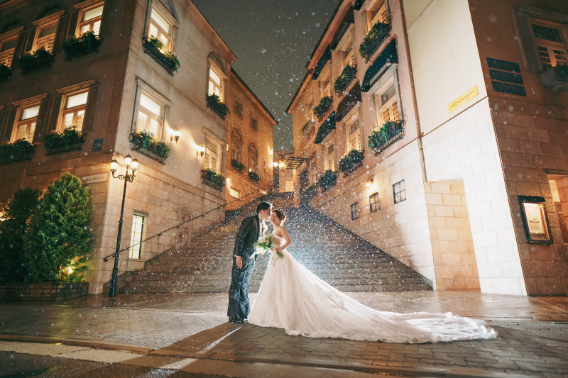 覚王山ル・アンジェ教会_Outside photo -groom&bride-