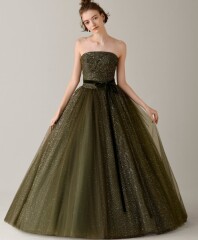 カーキ・ピエリス