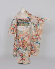 白花かごに松竹梅