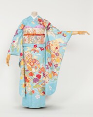 水色花紋牡丹に流水