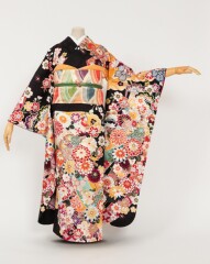 茶熨斗に雪輪四季花文様