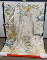 手刺繍　香色　瑞花扇