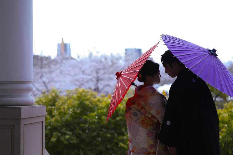舞鶴公園をバックに撮影
