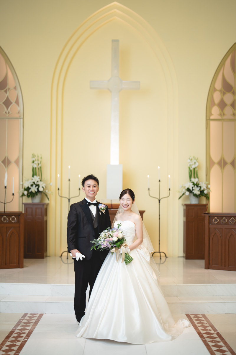 緊張しながらもほぐれる笑顔で