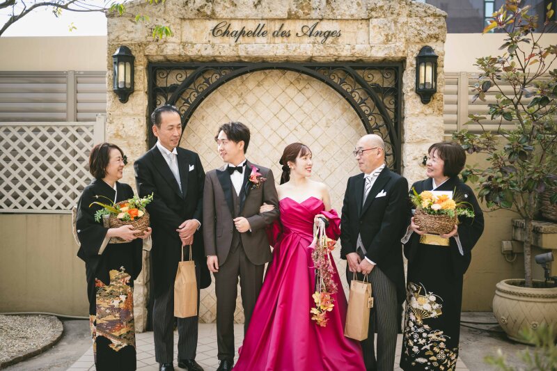 みんなで写真が残せる。挙式後はゆったり写真タイム