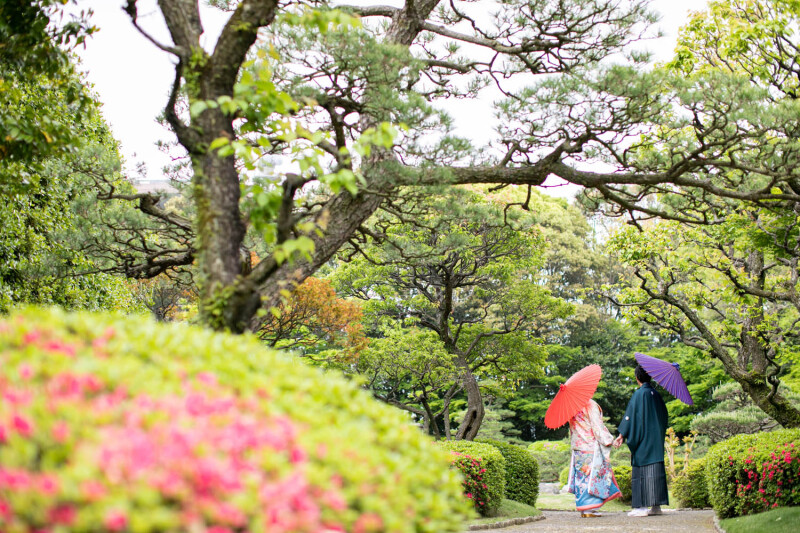 情緒あふれる庭園でのフォトも可能