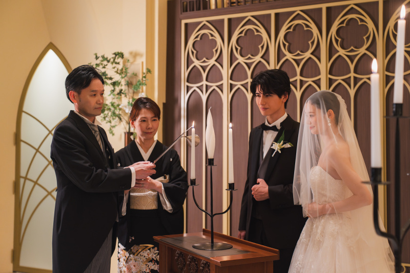 赤坂ル・アンジェ教会_両親の衣装がある