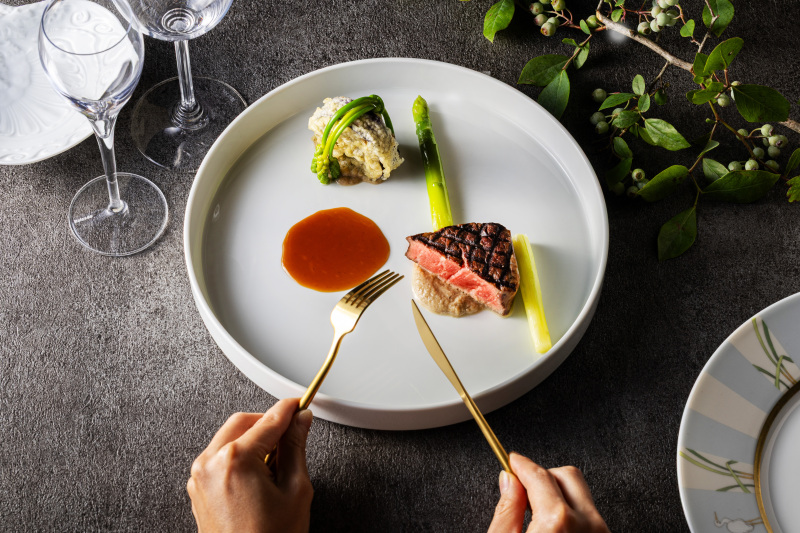  【フォト：プレミアムプラン＆会食】本格チャペルウエディングフォト＆ご家族での会食付プラン