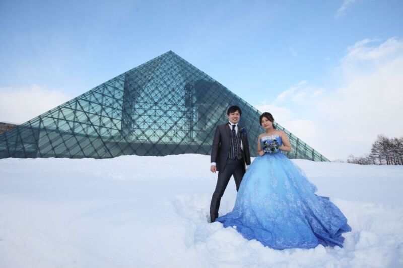 ガラスのピラミッド