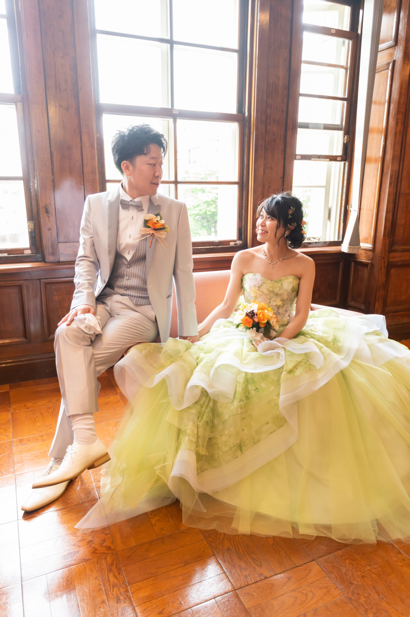 本物のウッドの床、窓も当時のガラスと窓枠も本物