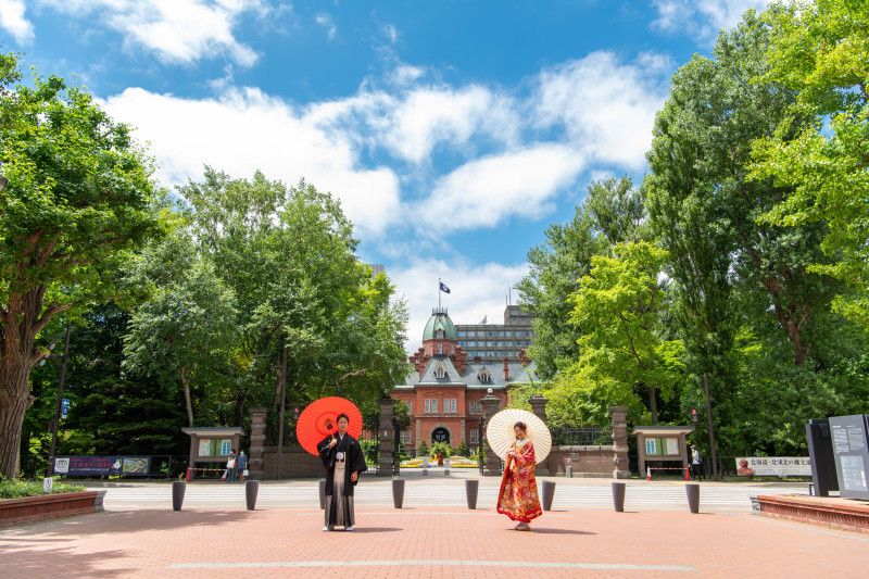 空も笑顔も明るい日