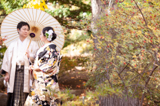 色打掛2点＋ドレス1点。日本家屋で風情あるロケーション撮影。