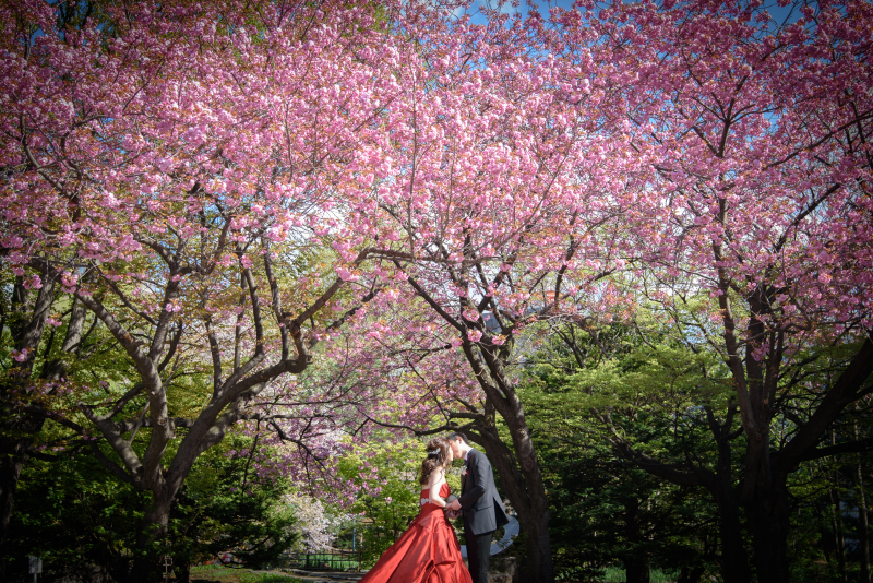 海外から洋装3点お花の季節にオトナフォトご新郎様の声