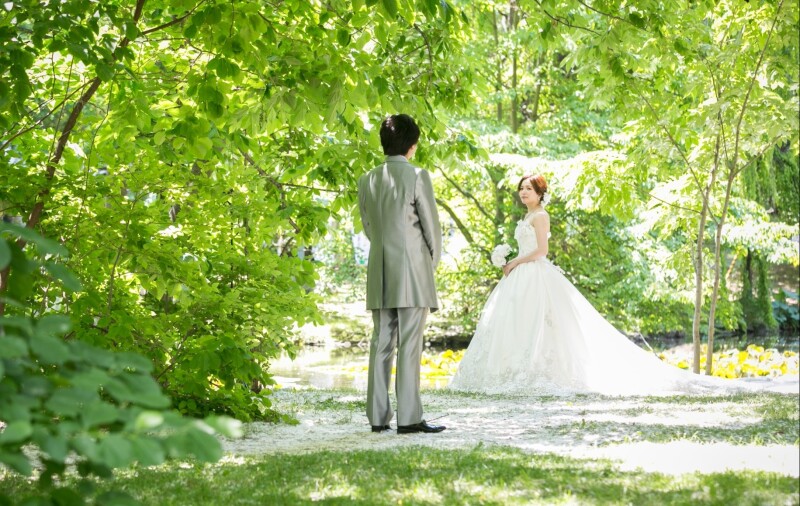 緑がとウェデイングドレス