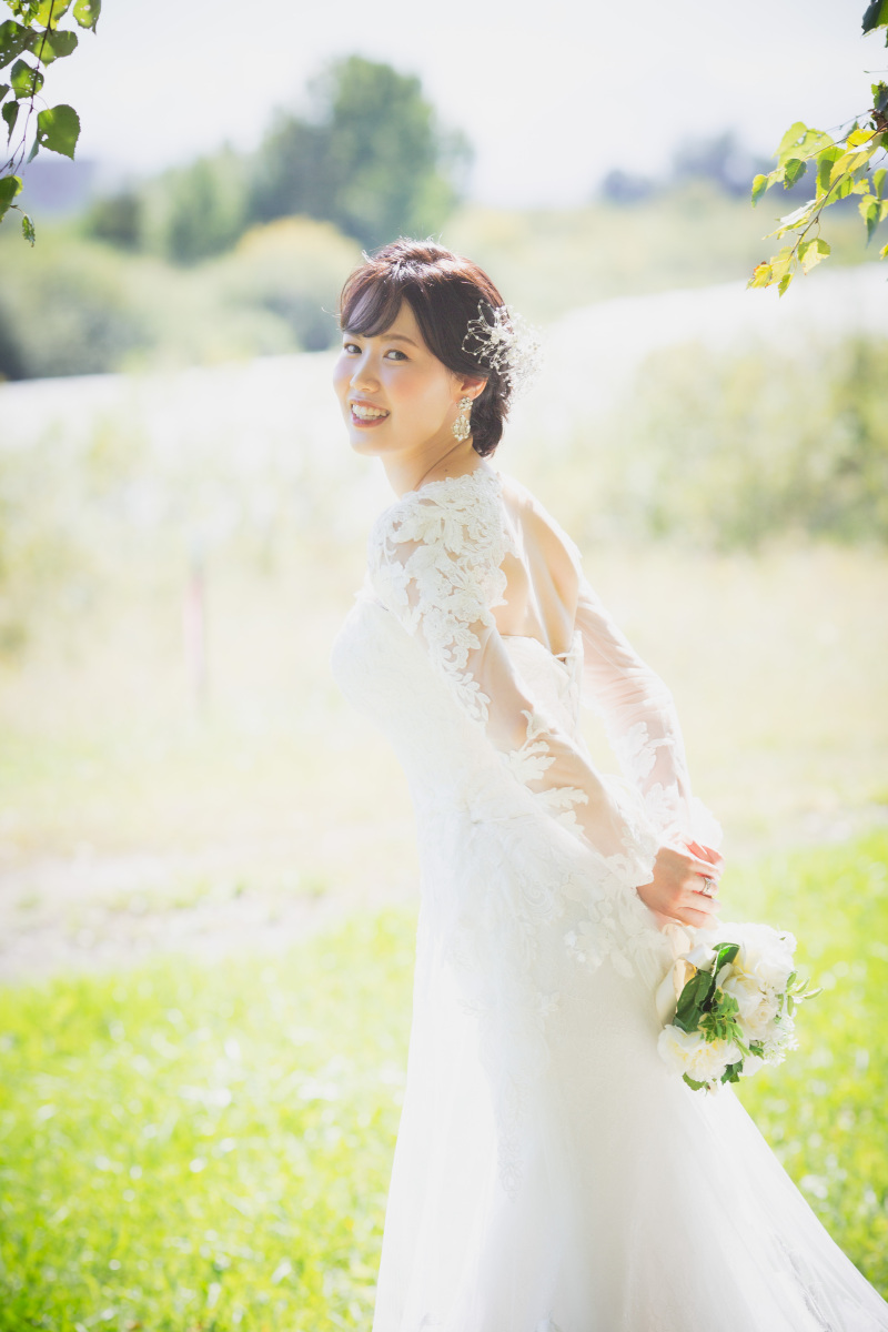 ご新婦様ソロ後ろ姿