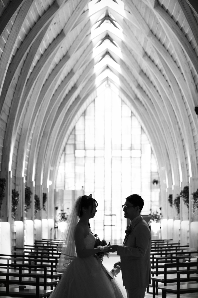 優しい自然木のチャペル