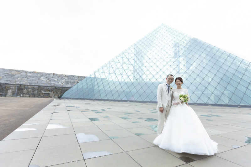 ガラスのピラミッド