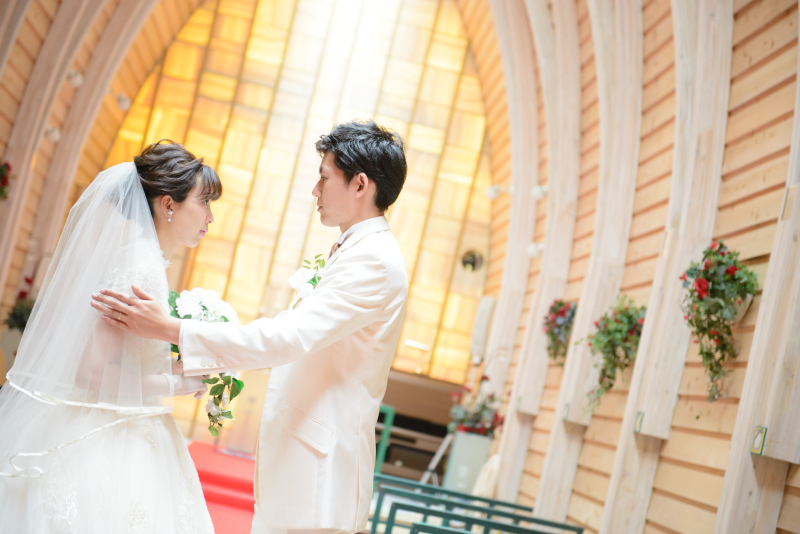光のチャペルでフォトウェディング