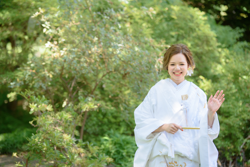 緑に白無垢は最高の組み合わせ