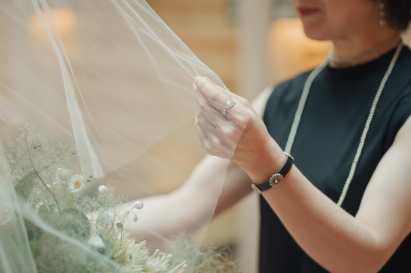 チャペルお母様のベールダウン