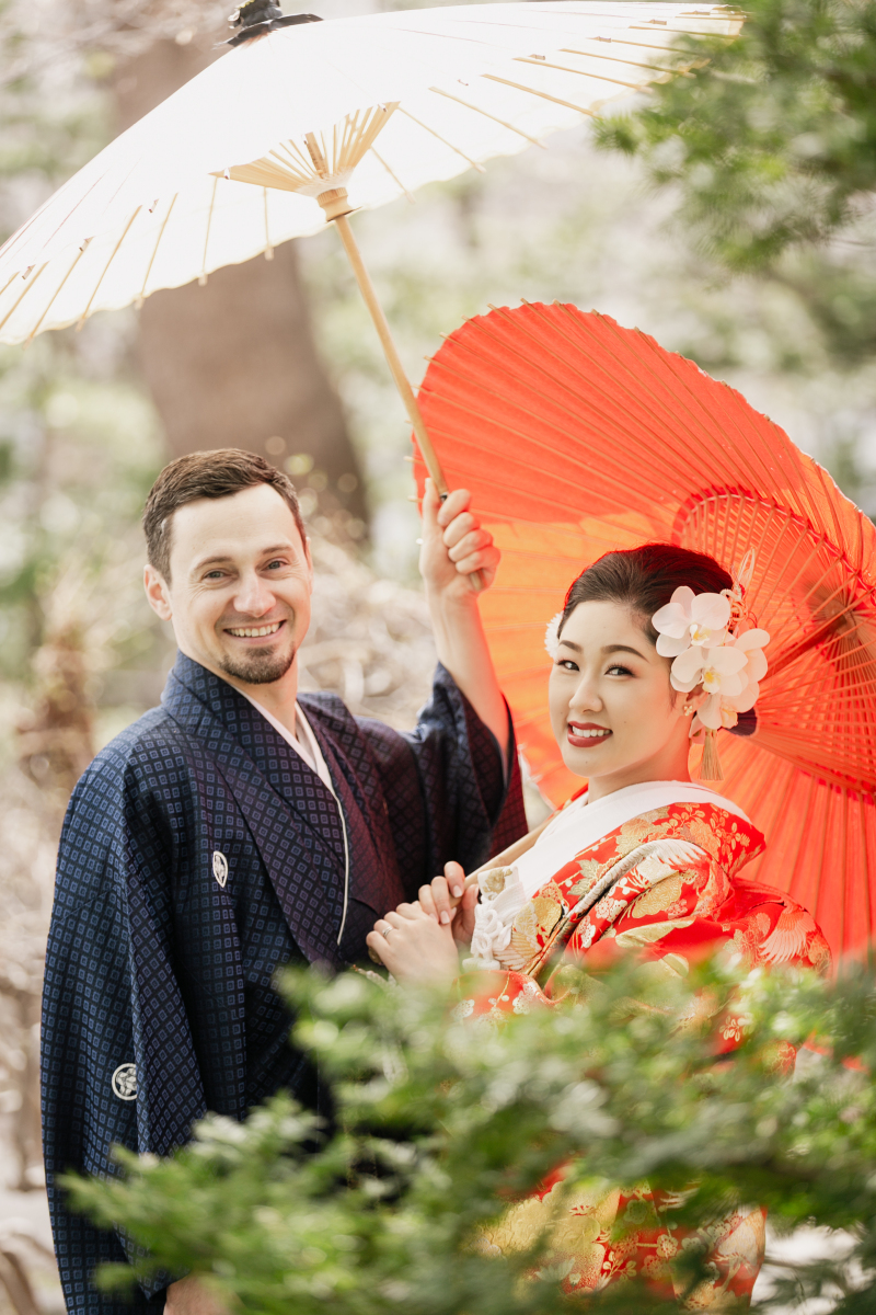 色打掛と白無垢の2点をお選びに