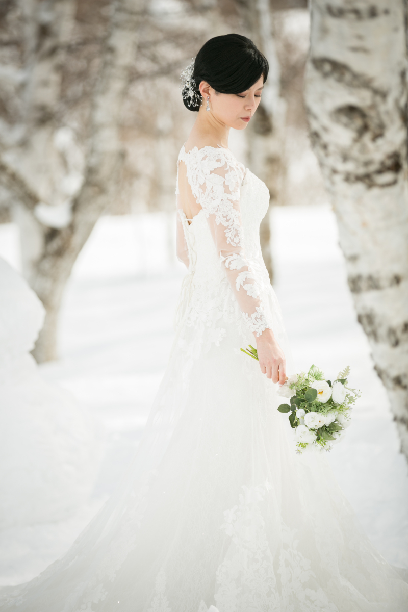 雪に映えるドレス