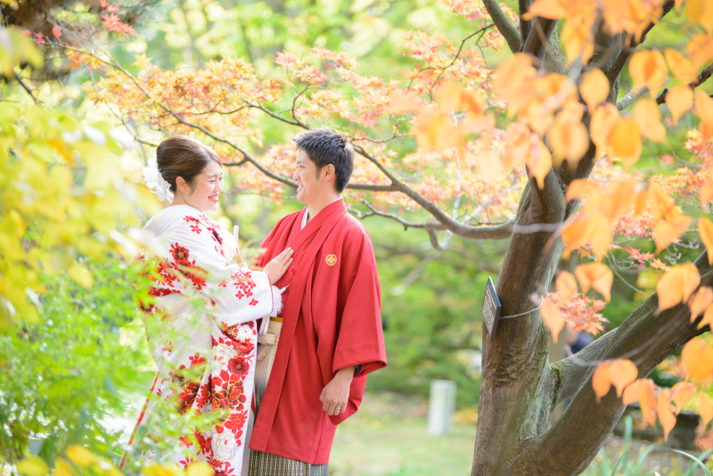 粋な紋付羽織袴と色内掛け