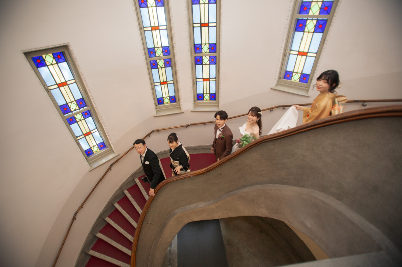 ステンドグラスの階段