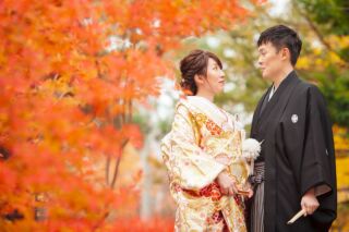 和装もドレスも。紅葉ロケーションフォト