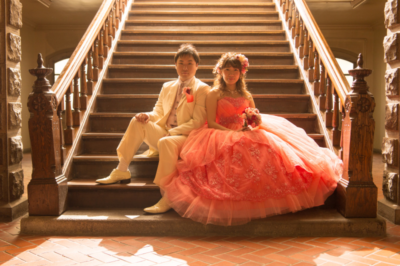 階段での夕日のワンカット