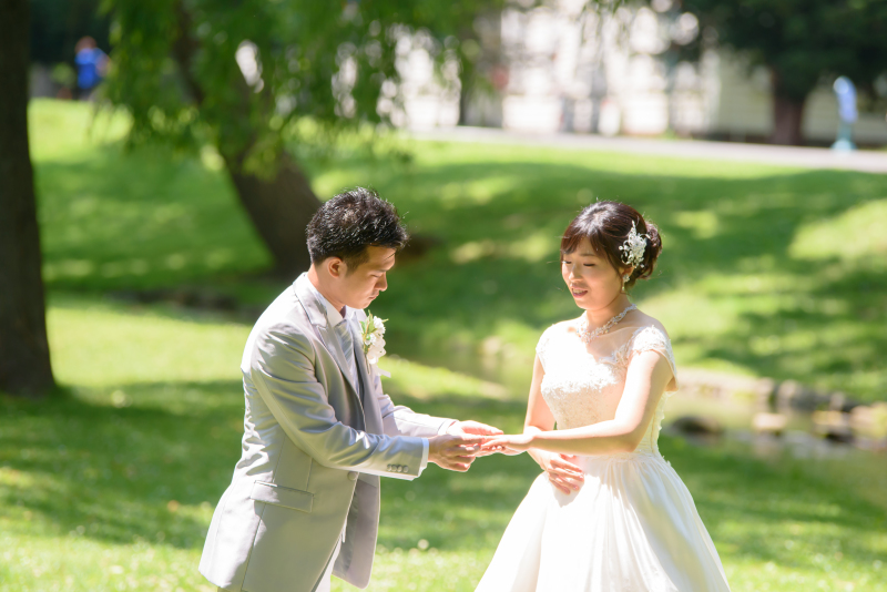 指輪交換のセレモニーを母校で