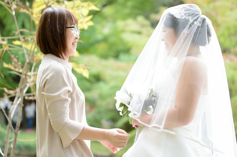 お母様のベールアップ