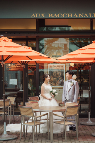 オトナのウェディングフォト 札幌 Cinderella Story Wedding photo_緑の中でロケーションフォト