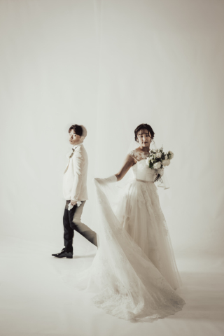 オトナのウェディングフォト 札幌 Cinderella Story Wedding photo_雪のロケーションフォト