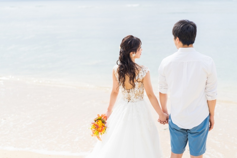 バックシャンなドレス