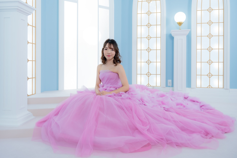 カラードレスもウェディングドレスもブーケも♡』(撮影日：2023