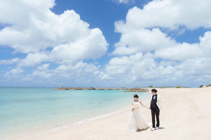 白砂と青い海を歩むふたりの物語がたしかに続いてく