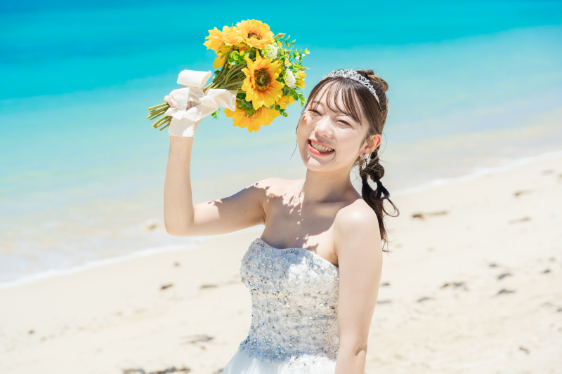 太陽のような笑顔！ひまわりのブーケと輝く花嫁様
