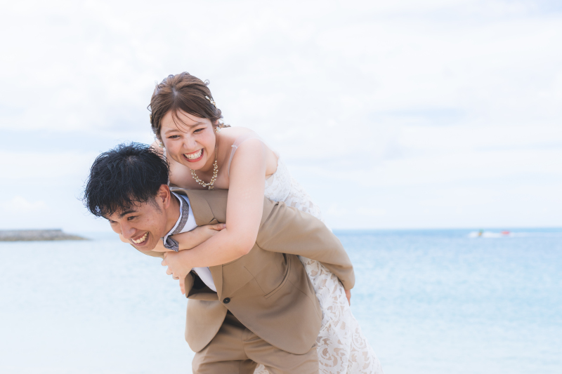 おんぶショット♪笑顔満載のお2人♡