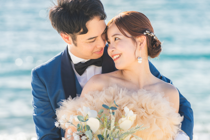 きらめく水面と優しく見つめ合う瞬間をとらえて&hellip;。