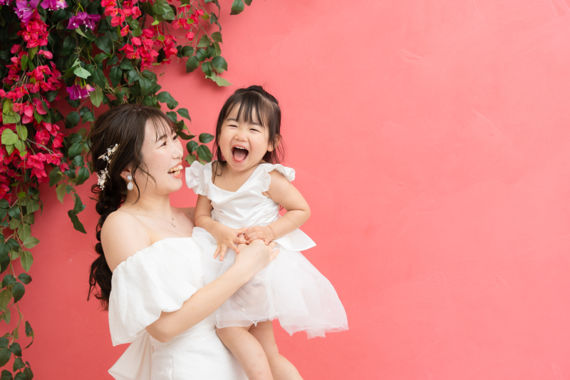 ママの抱っこが一番！幸せいっぱいのえがお