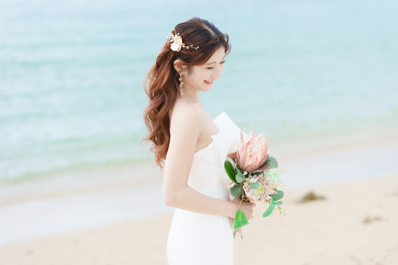 南国の花嫁を美しく彩るブーケと笑顔