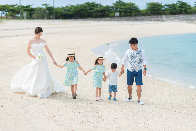 みんなで手をつないで