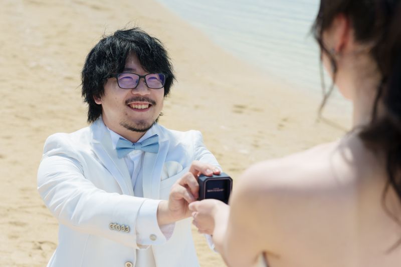 永遠の愛を誓う、プロポーズシーン♡