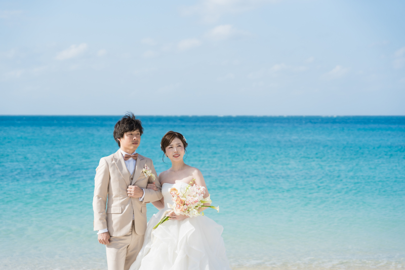 寄り添うふたりとやさしい潮風♪