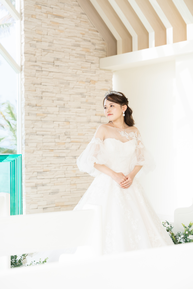 光に包まれて。透明感あふれる花嫁の気品ある晴姿。