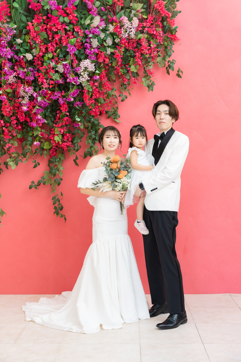 ブーゲンビリアに包まれて。家族3人の記念撮影♡